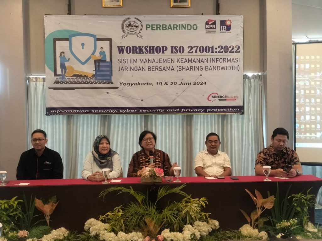 Workshop dan Bimbingan Teknis Surveilans ISO 27001: 2022 tentang Sistem Manajemen Keamanan Informasi (SMKI). WhatsApp Image 2024 06 19 At 11.40.19 1 1024x768
